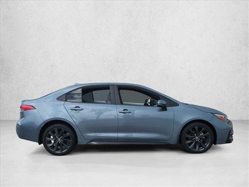 Certified 2025 Toyota Corolla SE FWD image 4