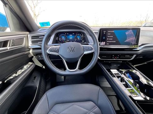 Used 2025 Volkswagen Atlas Cross Sport SE AWD/4WD image 16
