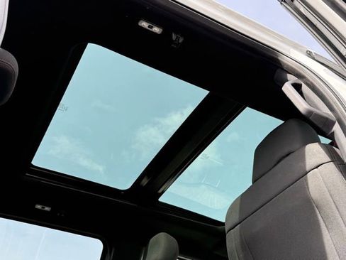 Used 2018 Ford F150 XLT w/ Equipment Group 302A Luxury RWD image 6