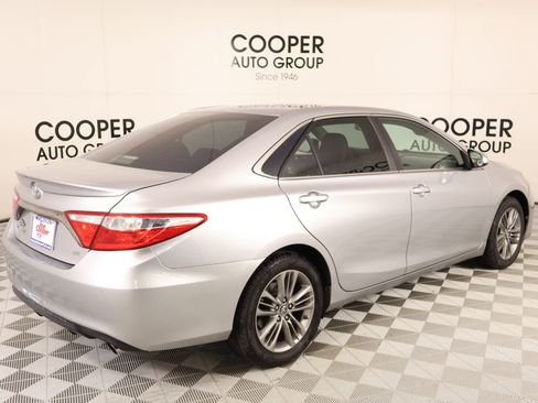 Used 2016 Toyota Camry SE FWD image 19