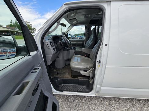 Used 2011 Ford E-150 and Econoline 150 w/ Commercial Cargo Van Pkg RWD image 14