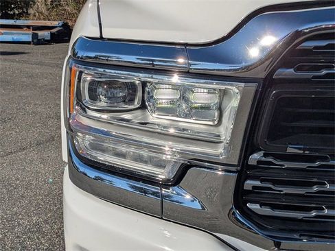 Used 2021 RAM 2500 Limited image 9