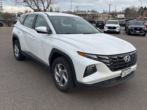Used 2022 Hyundai Tucson SE image 2