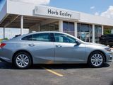 Used 2023 Chevrolet Malibu LT image 2