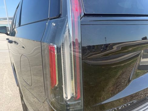 Used 2021 Cadillac Escalade Sport Platinum w/ LPO, ONYX Package AWD/4WD image 10