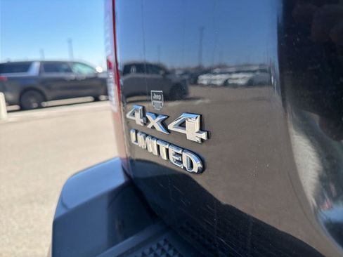 Used 2011 Jeep Liberty Limited w/ Comfort/Convenience Group image 4