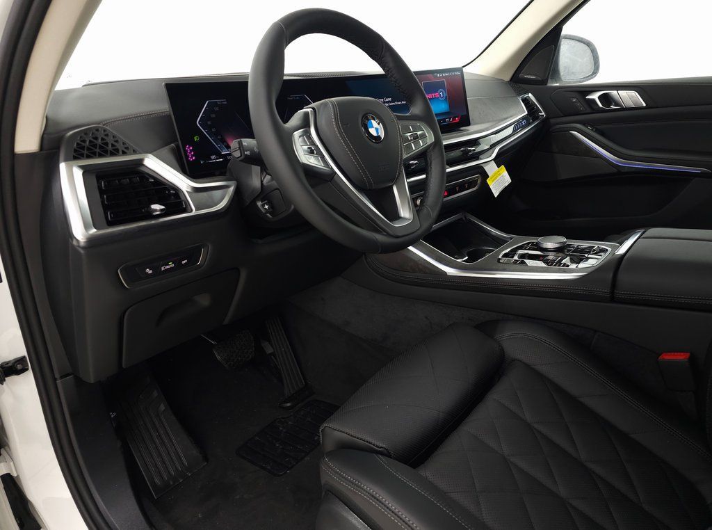 Used 2026 BMW X7 xDrive40i AWD/4WD image 13