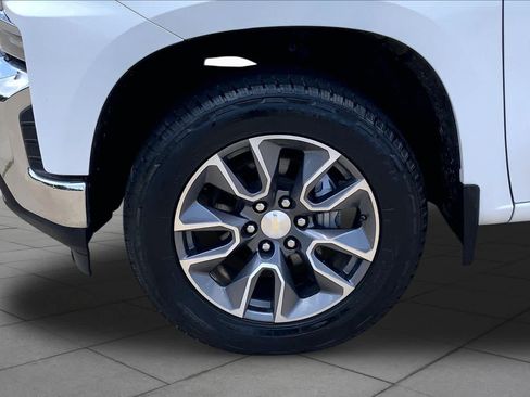 Used 2020 Chevrolet Silverado 1500 LT w/ Texas Edition AWD/4WD image 11