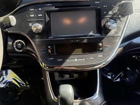 Used 2018 Toyota Avalon XLE FWD image 14