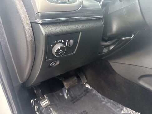 Used 2022 Jeep Grand Cherokee Limited AWD/4WD image 25