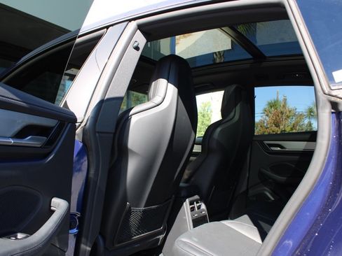 Used 2024 Porsche Macan 4 Electric image 26