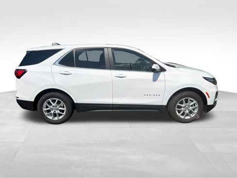 Used 2024 Chevrolet Equinox LT AWD/4WD image 7