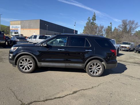 Used 2017 Ford Explorer Limited w/ Equipment Group 301A image 2