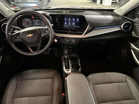 Used 2024 Chevrolet Trax LS w/ LS Convenience Package FWD image 15
