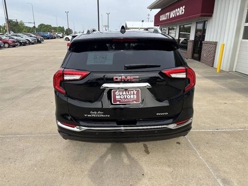 Used 2023 GMC Terrain Denali w/ Black Diamond Edition AWD/4WD image 13