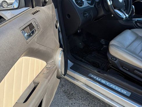 Used 2013 Ford Mustang Premium image 9