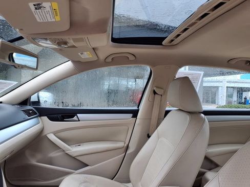 Used 2013 Volkswagen Passat 2.5 SE FWD image 29