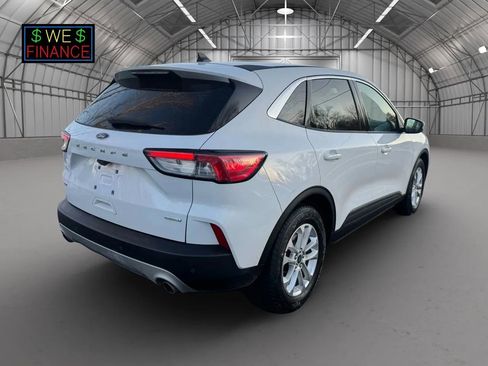 Used 2020 Ford Escape SE image 5