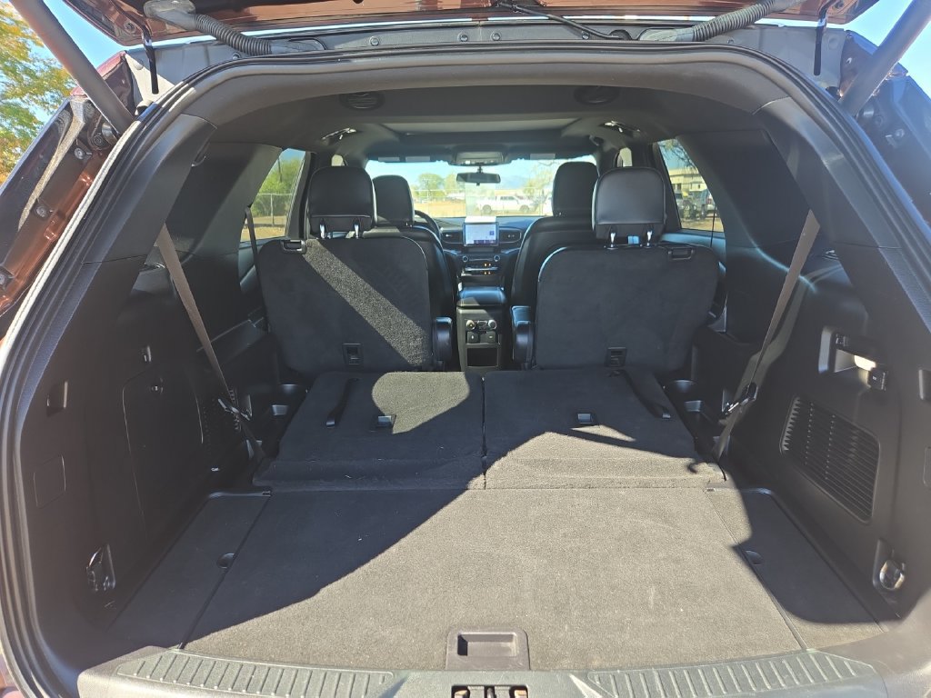 Used 2020 Ford Explorer XLT w/ Equipment Group 202A AWD/4WD image 25