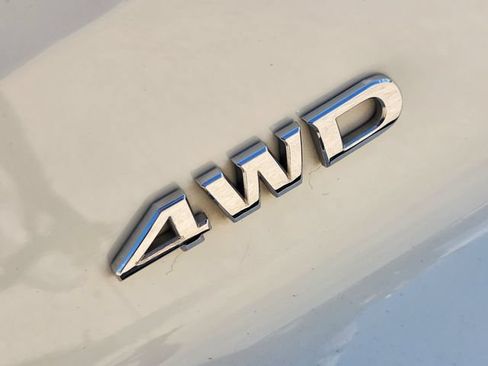 Used 2025 Nissan Pathfinder S AWD/4WD image 12