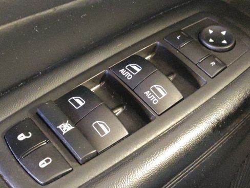 Used 2022 Jeep Grand Cherokee Laredo X RWD image 27