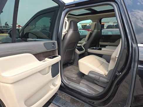 Used 2022 Lincoln Navigator L Reserve image 42