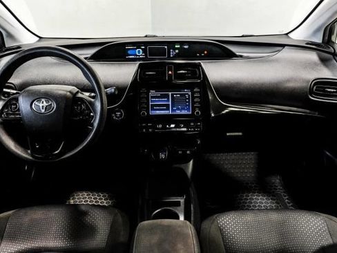 Used 2020 Toyota Prius LE FWD image 17