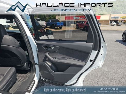 Used 2025 Audi SQ7 Premium Plus AWD/4WD image 27