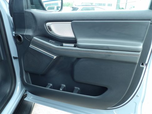 Used 2025 Ford Expedition Active AWD/4WD image 13