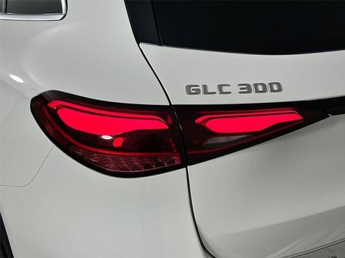 Used 2026 Mercedes-Benz GLC 300 4MATIC image 44