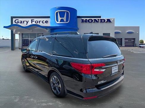 Used 2023 Honda Odyssey Elite image 3