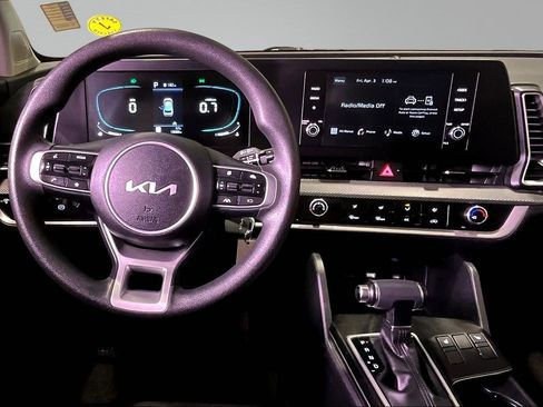 Used 2024 Kia Sportage LX image 8