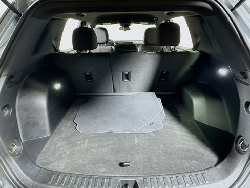 Used 2025 Chevrolet Equinox LT FWD image 24