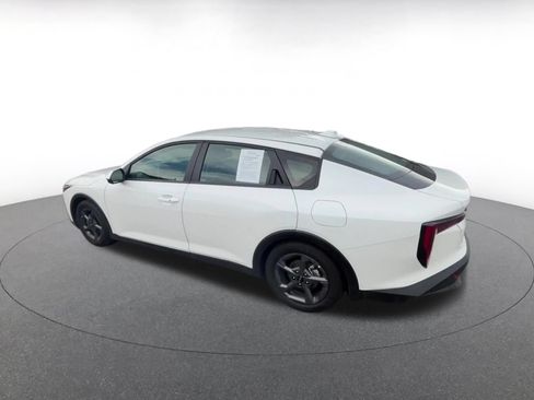 Used 2025 Kia K4 FWD image 11