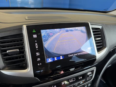 Used 2016 Honda Pilot Touring image 21