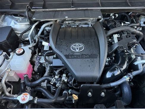 Used 2023 Toyota Highlander XLE image 37