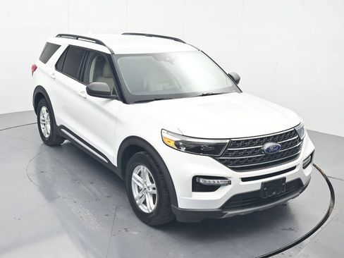 Used 2020 Ford Explorer XLT w/ Equipment Group 202A RWD image 30