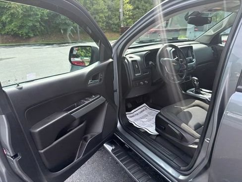 Used 2022 Chevrolet Colorado LT w/ LT Convenience Package AWD/4WD image 13