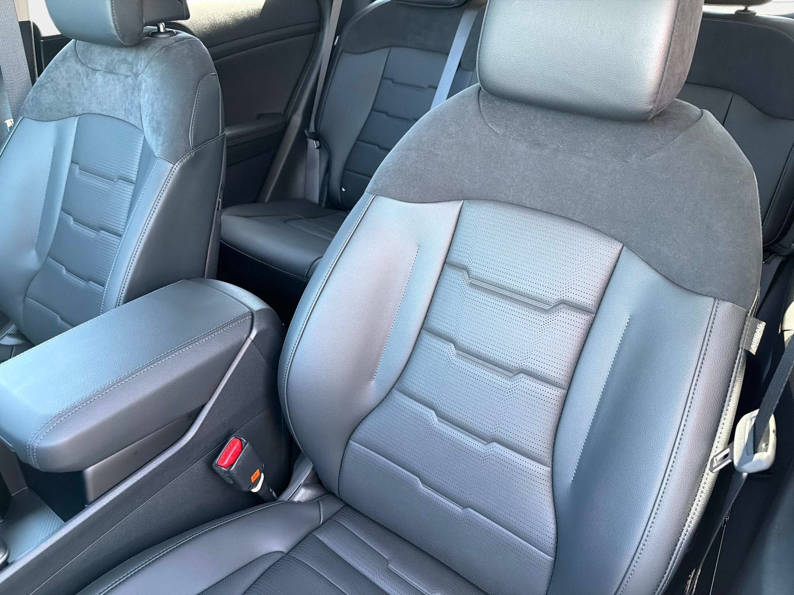 New 2027 Kia Sportage SX FWD image 17