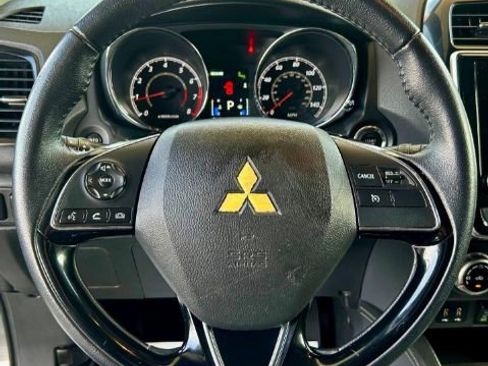 Used 2020 Mitsubishi Outlander Sport ES image 12