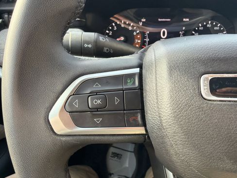 Used 2024 Jeep Compass Latitude image 21