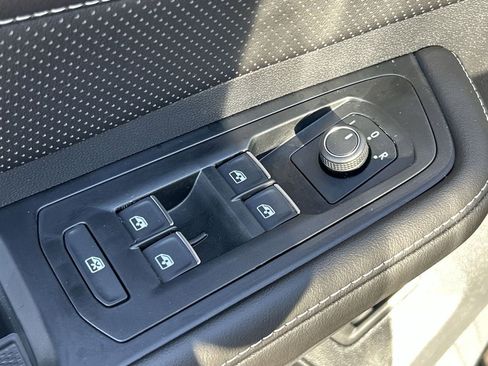New 2026 Volkswagen Atlas SE FWD image 17