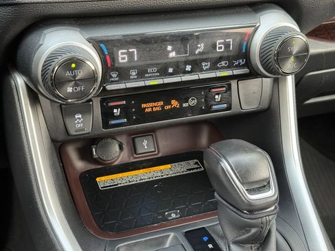 Used 2021 Toyota RAV4 Limited AWD/4WD image 26
