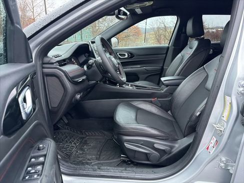 Used 2024 Jeep Compass Trailhawk image 13