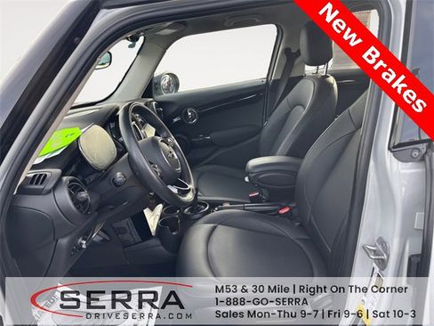 Used 2021 MINI Cooper 4-Door Hardtop w/ 6.5" Touchscreen Package image 9