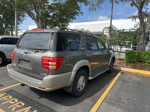 Used 2004 Toyota Sequoia SR5 image 3
