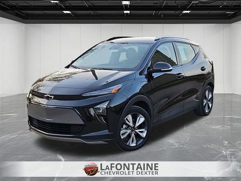 Certified 2022 Chevrolet Bolt EUV LT w/ Convenience Package image 1