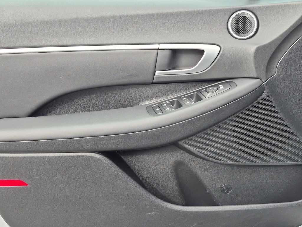 Used 2025 Hyundai Sonata SEL FWD image 11