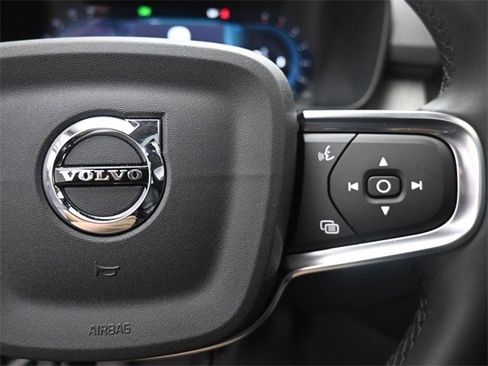 Certified 2024 Volvo XC40 B5 Plus w/ Protection Package Premier image 14