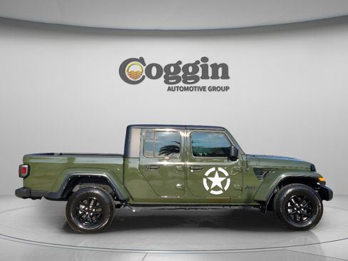 Used 2021 Jeep Gladiator Sport image 5